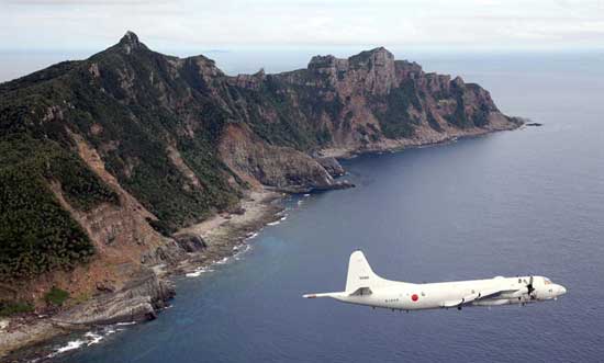 点击浏览下一张>> 日本P-3C巡逻机入侵钓鱼岛上空 记者随机搭乘