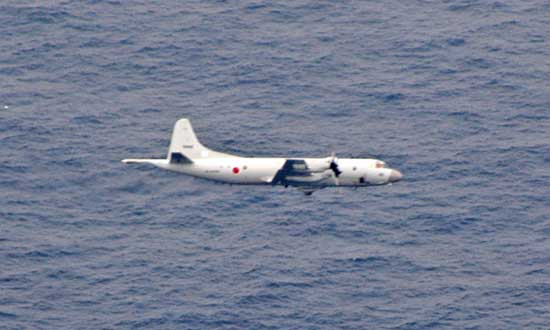 点击浏览下一张>> 日本P-3C巡逻机入侵钓鱼岛上空 记者随机搭乘