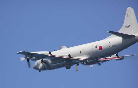 点击浏览下一张>> 日本P-3C巡逻机入侵钓鱼岛上空 记者随机搭乘